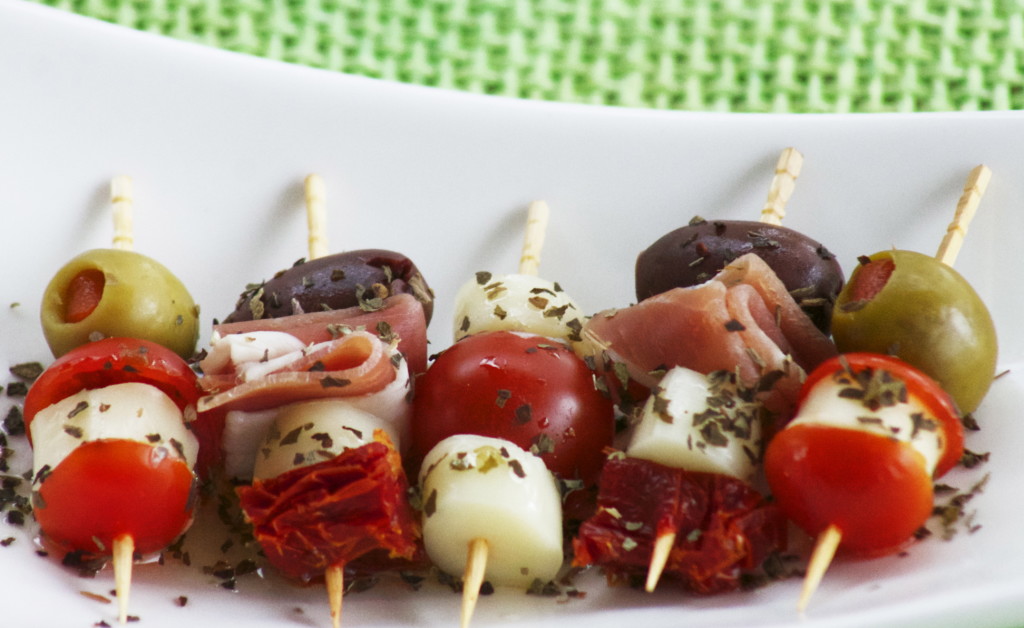 A quick and easy way to make antipasto. 