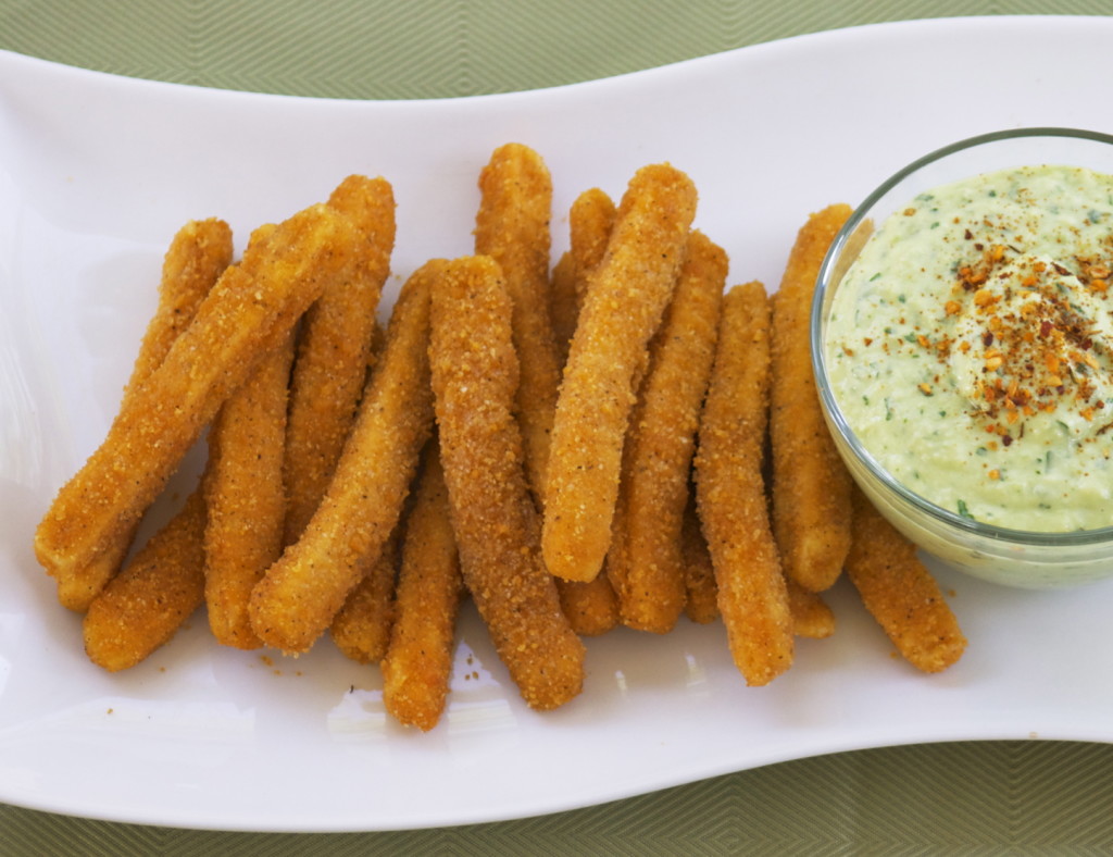 Tyson Chicken Fries with creamy avocado dipping sauce. Photo: Paula Bendfeldt-Diaz. All Rights Reserved. 
