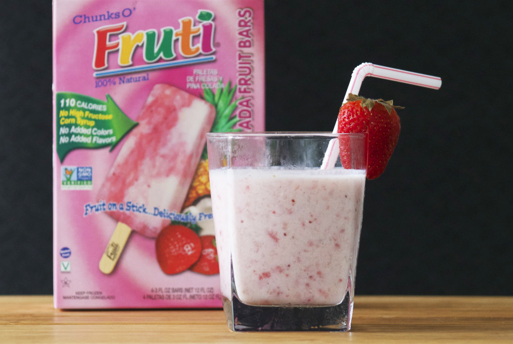 This delicious Strawberry Piña Colada Smoothie is super easy to make. Just add non-fat vanilla yogurt to a Chunk O' Fruti bar and voilà! Photo: Paula Bendfeldt-Diaz. All Rights Reserved. 