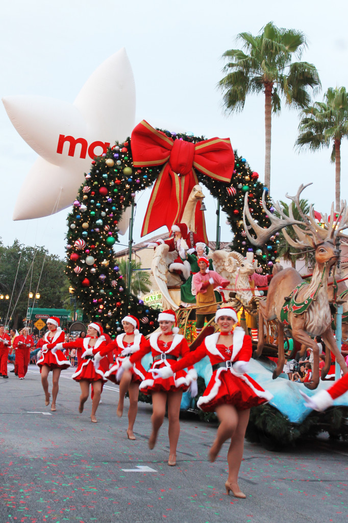 Macy's Holiday Parade at Universal Studios Orlando