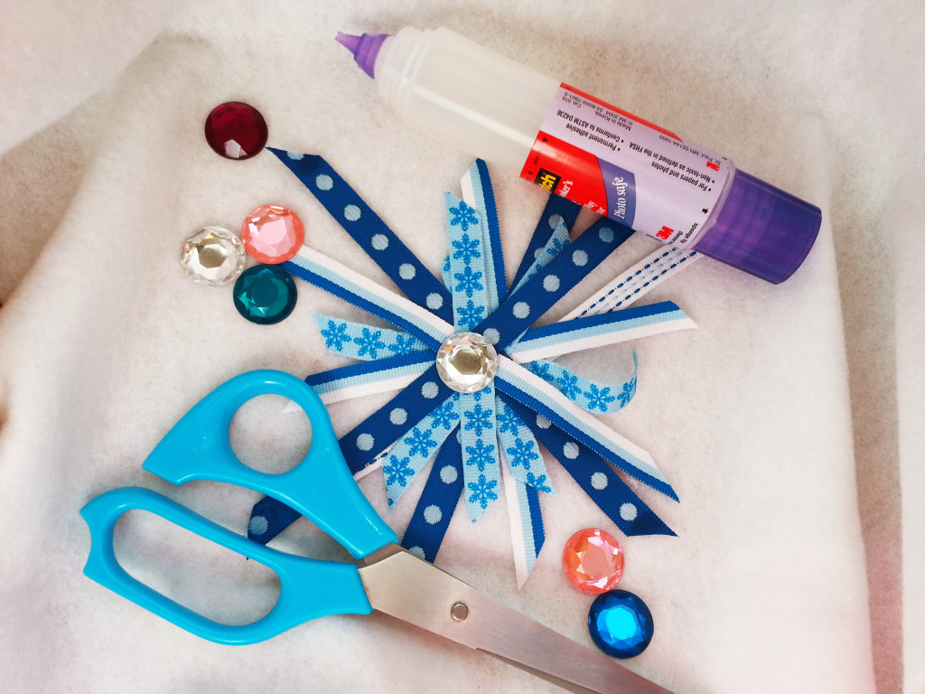 DIY winter blue hair bows tutorial