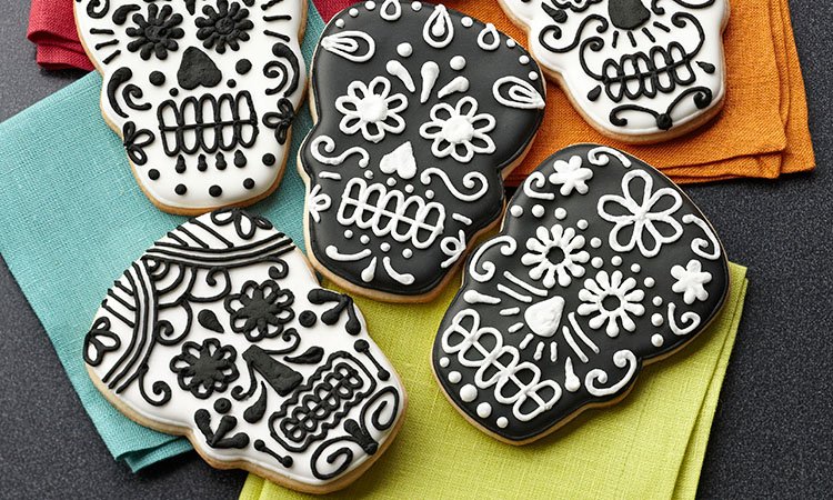 calavera skull cookies for Day of the Dead