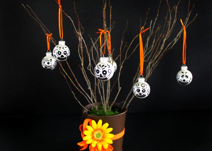 This Day of the Dead sugar skull tree is a fun DIY project and easy to make!