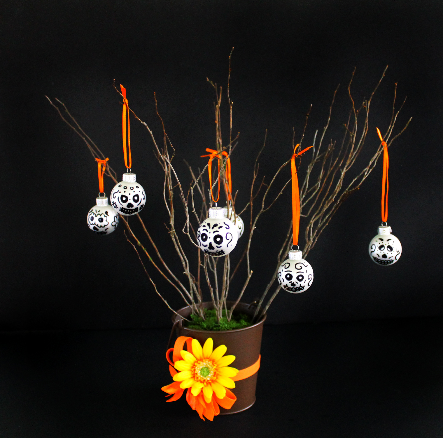 This Day of the Dead sugar skull tree is a fun DIY project and easy to make! 