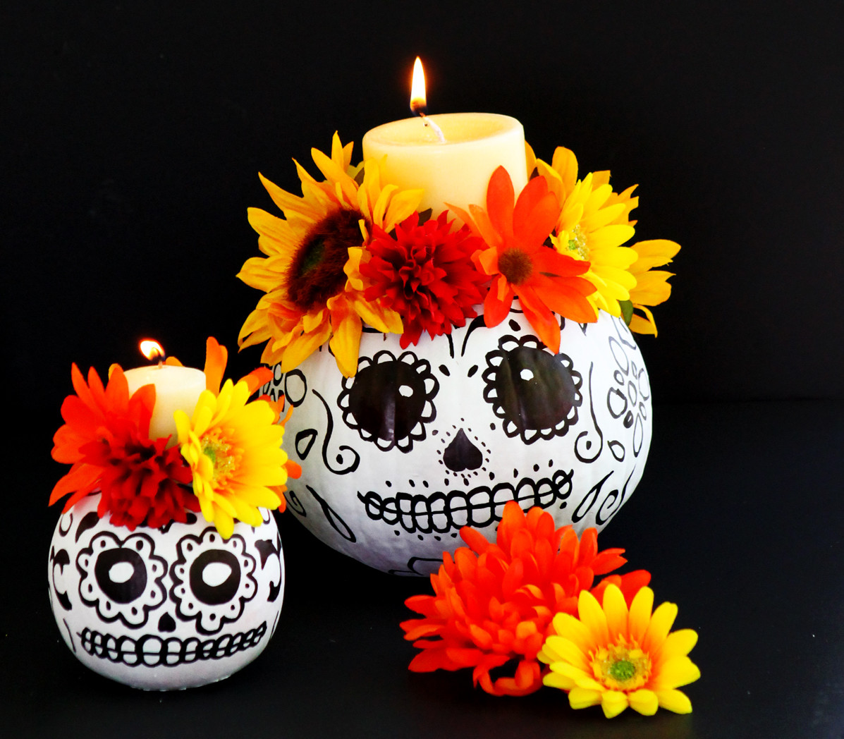 Easy To Make Day Of The Dead Skull Pumpkin Candle Holders 0411