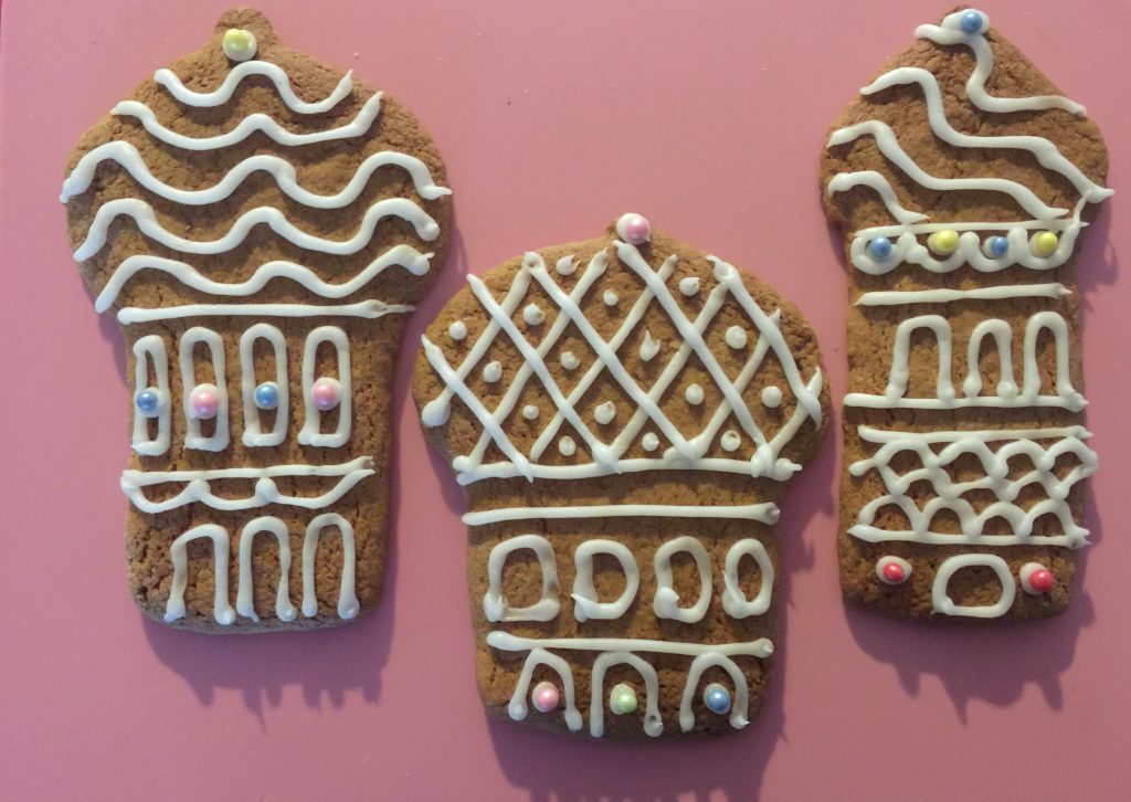 Gingerbread crown cookies for Three Kings Day and other Three Kings Day recipes