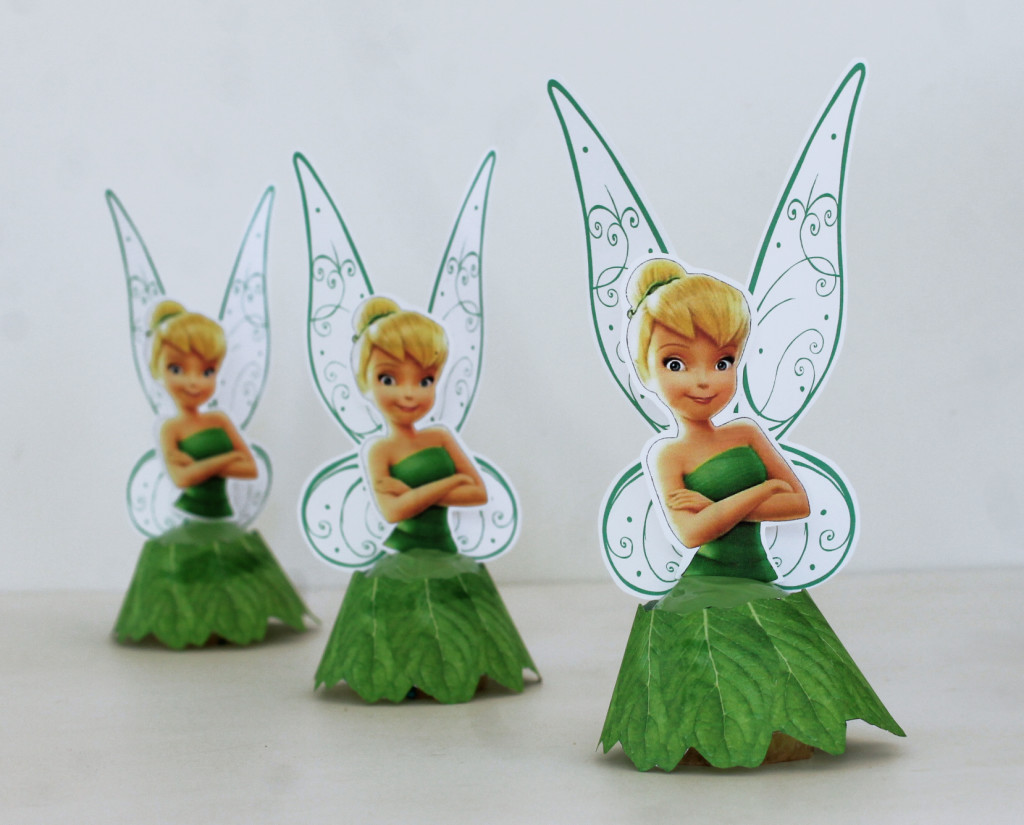 Tinker Bell cupcakes with free printables for a fairy party