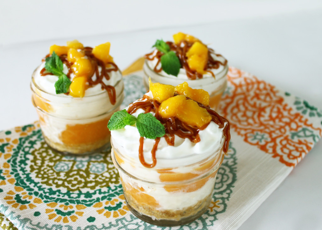 Mango ice cream pie with dulce de leche