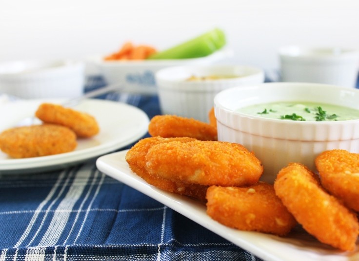 chicken nuggets with avocado dipping sauce