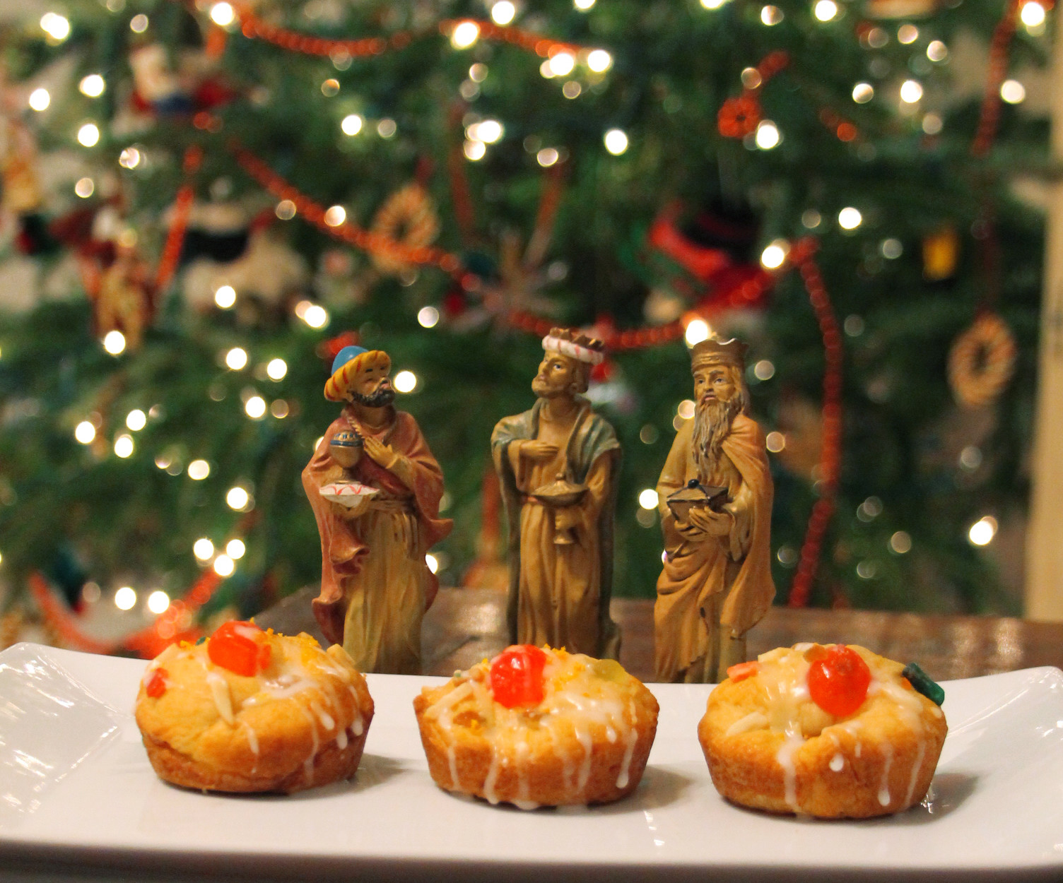 Easy Rosca De Reyes Buns