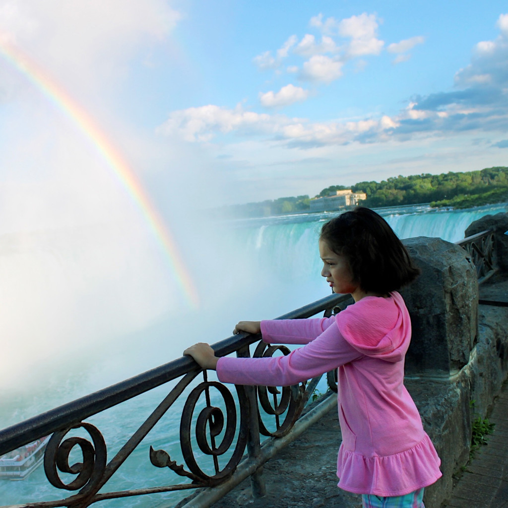 kid in Niagara Falls