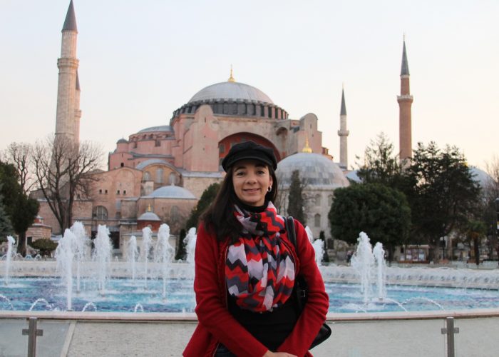Woman standing in from of Hagia Sophia in Istanbul