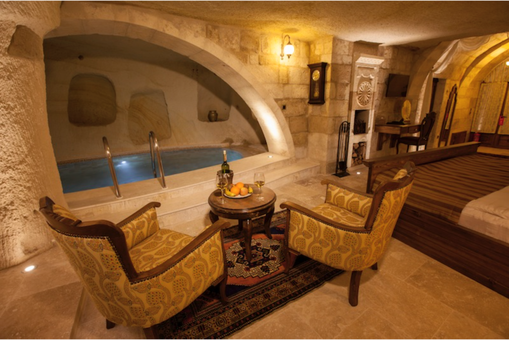 Majestic Cave & Pool suite at Kayakapi Premium Caves