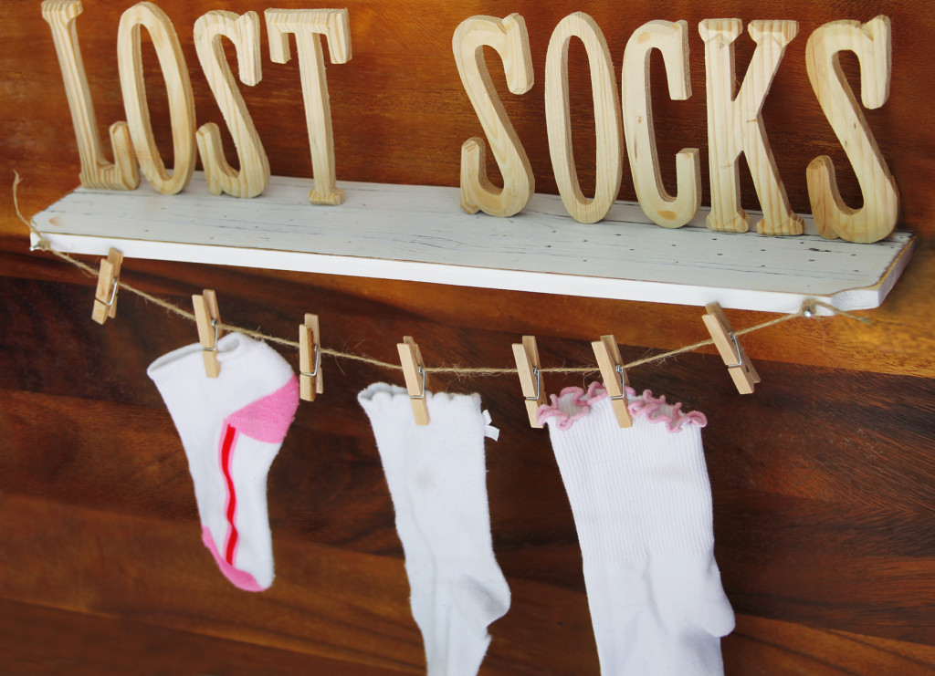 DIY Lost Sock Sign 1
