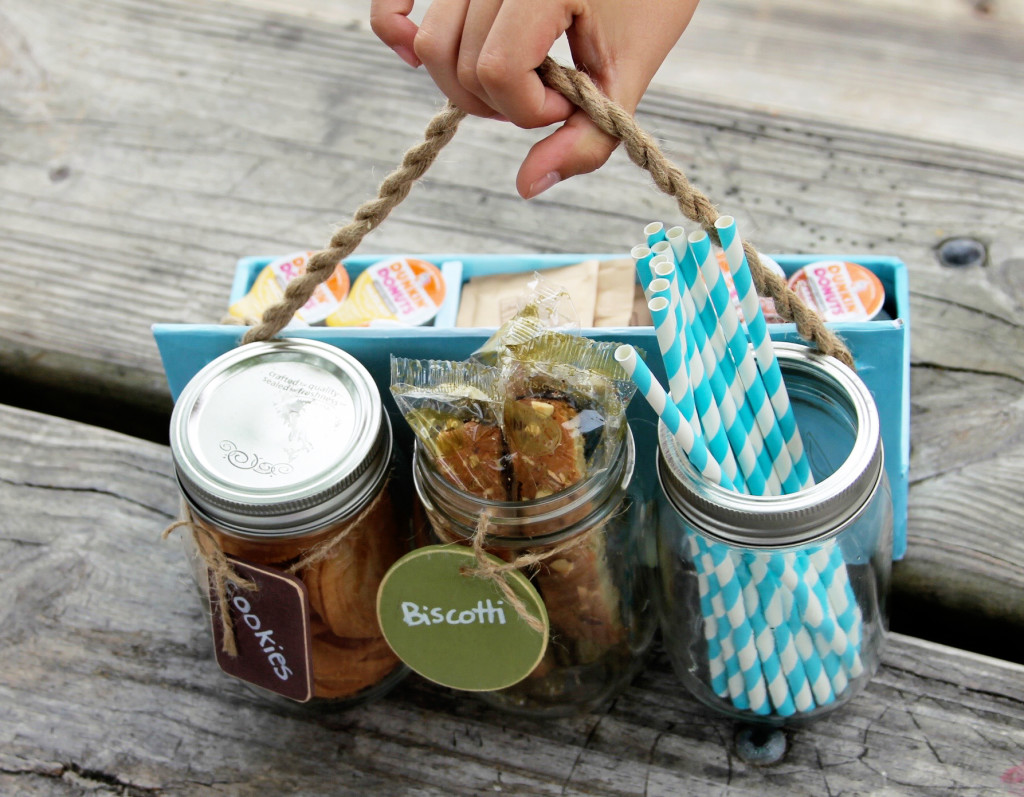 DIY Picnic Caddy at the beach