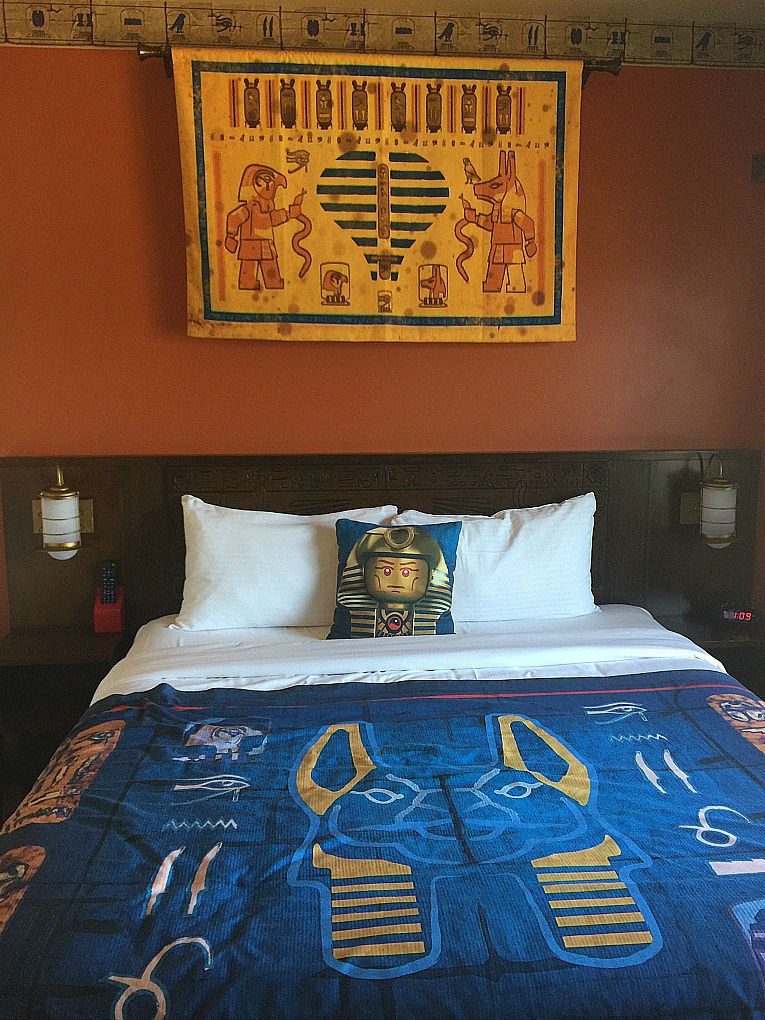 Legoland-Hotel-California-Cama-Egipto-Aventura