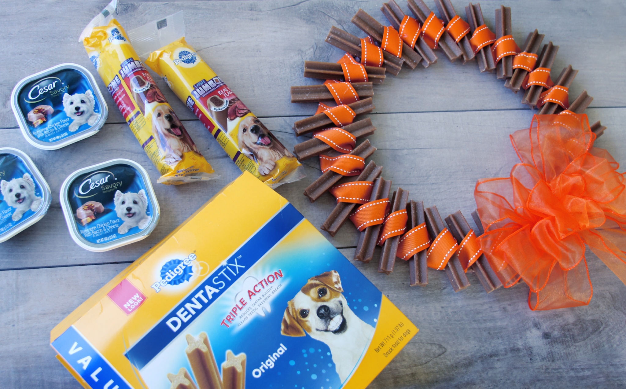 Dog treat wreath and dog treat from Pedigree