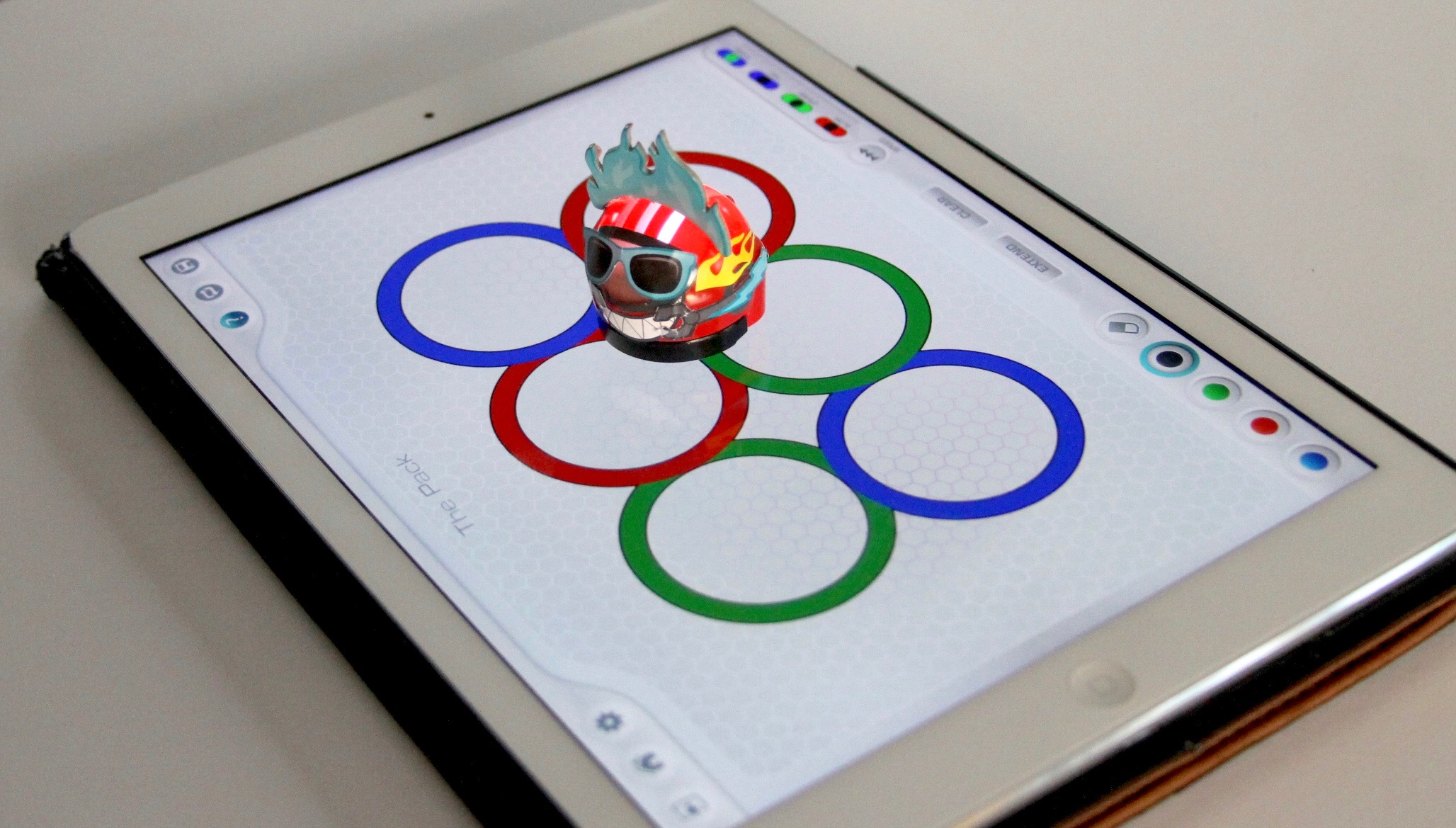 Tiny $60 Ozobot Toy Robot Plays iPad, Table Games