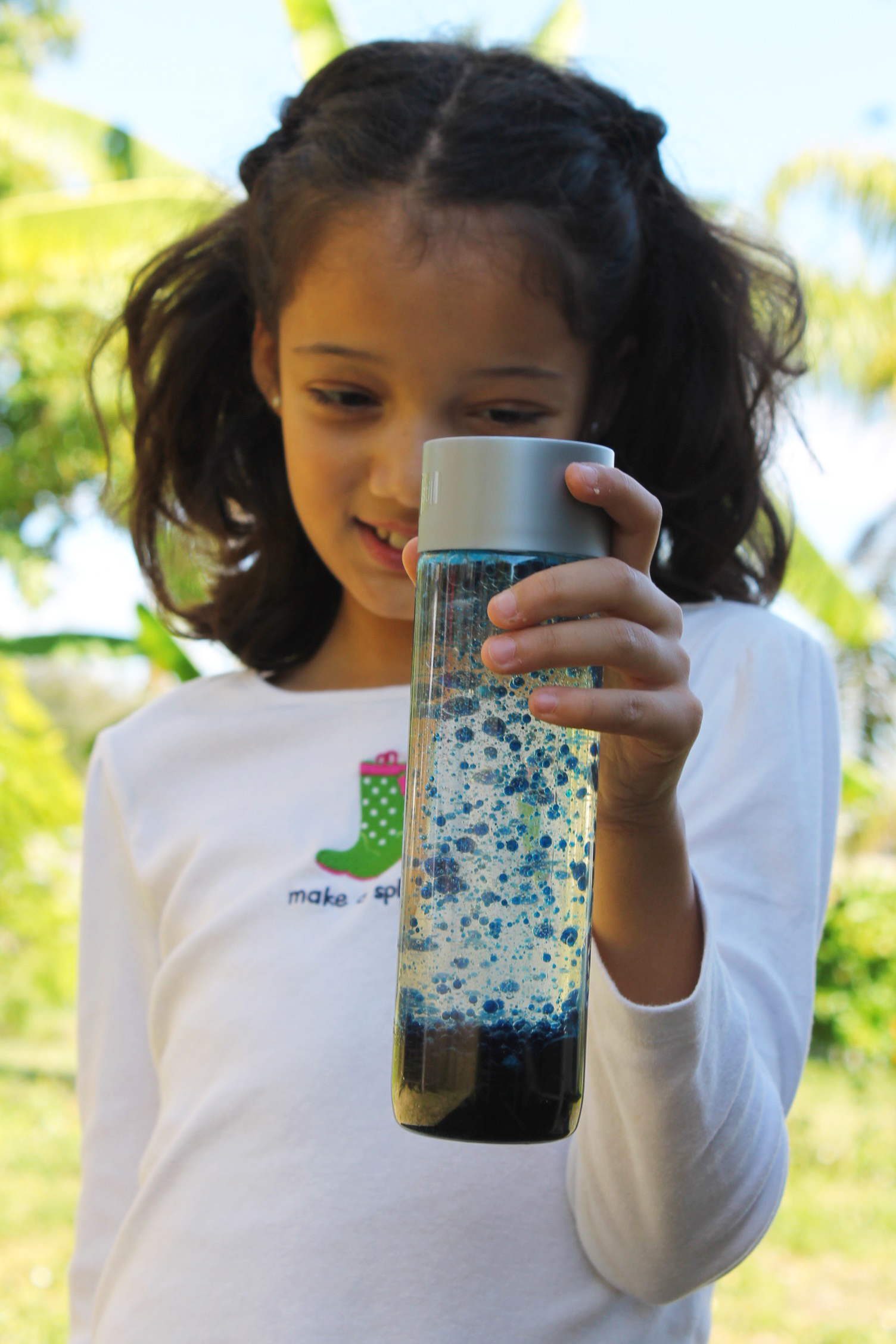 making DIY lava lamps