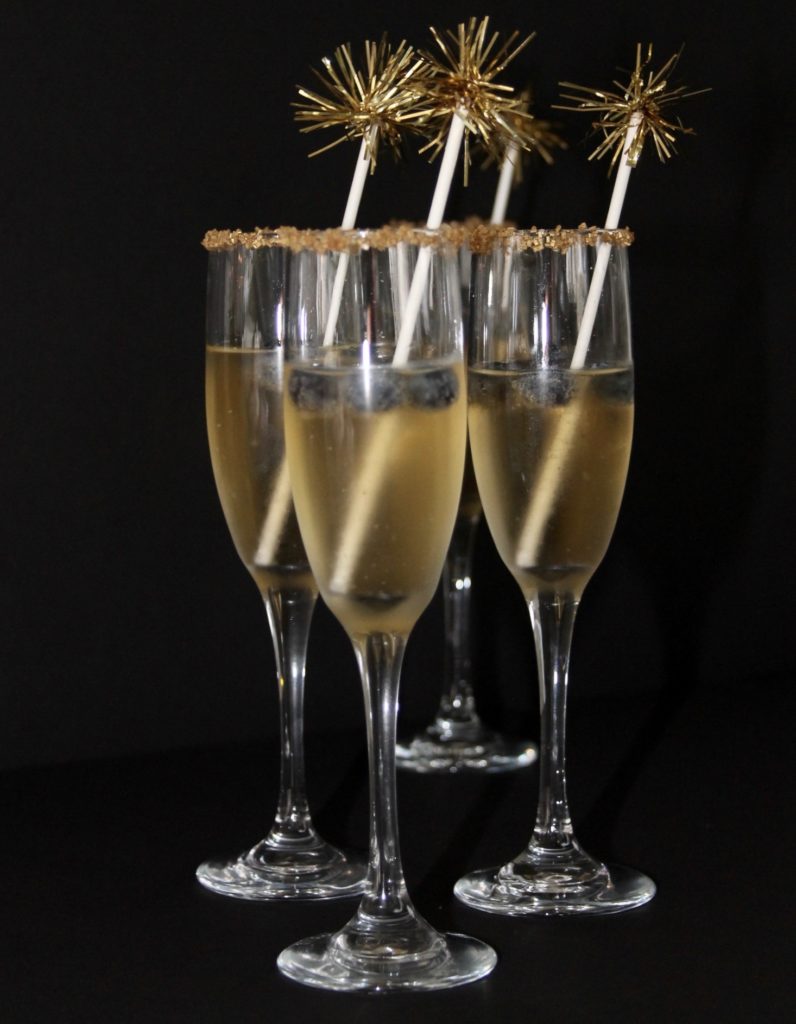 Easy Silver And Gold New Year's Party Ideas