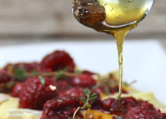 brie and raspberry chutney pizzas with honeycomb