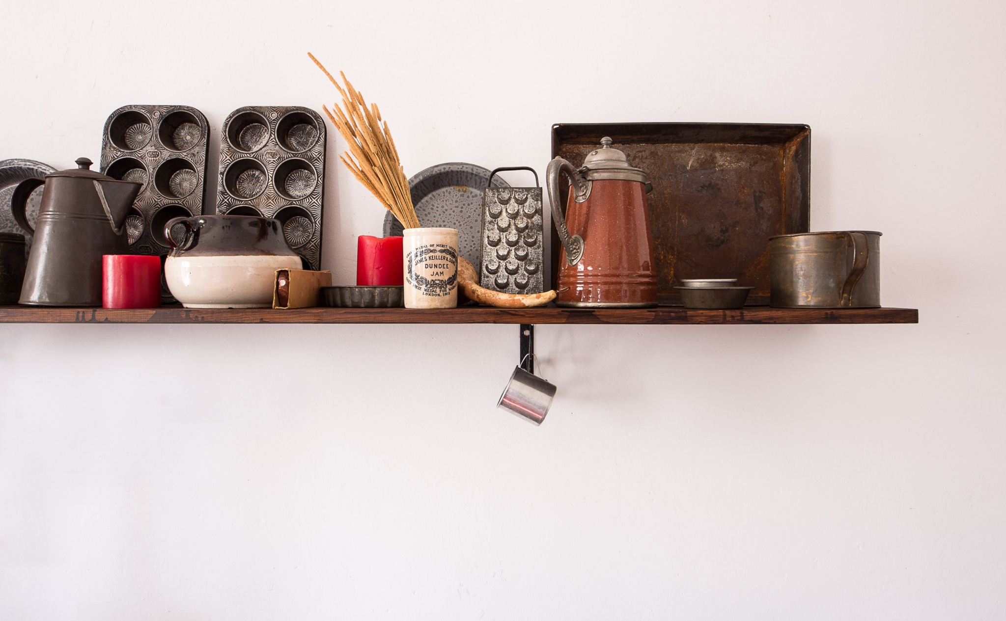 tips for styling open kitchen shelves