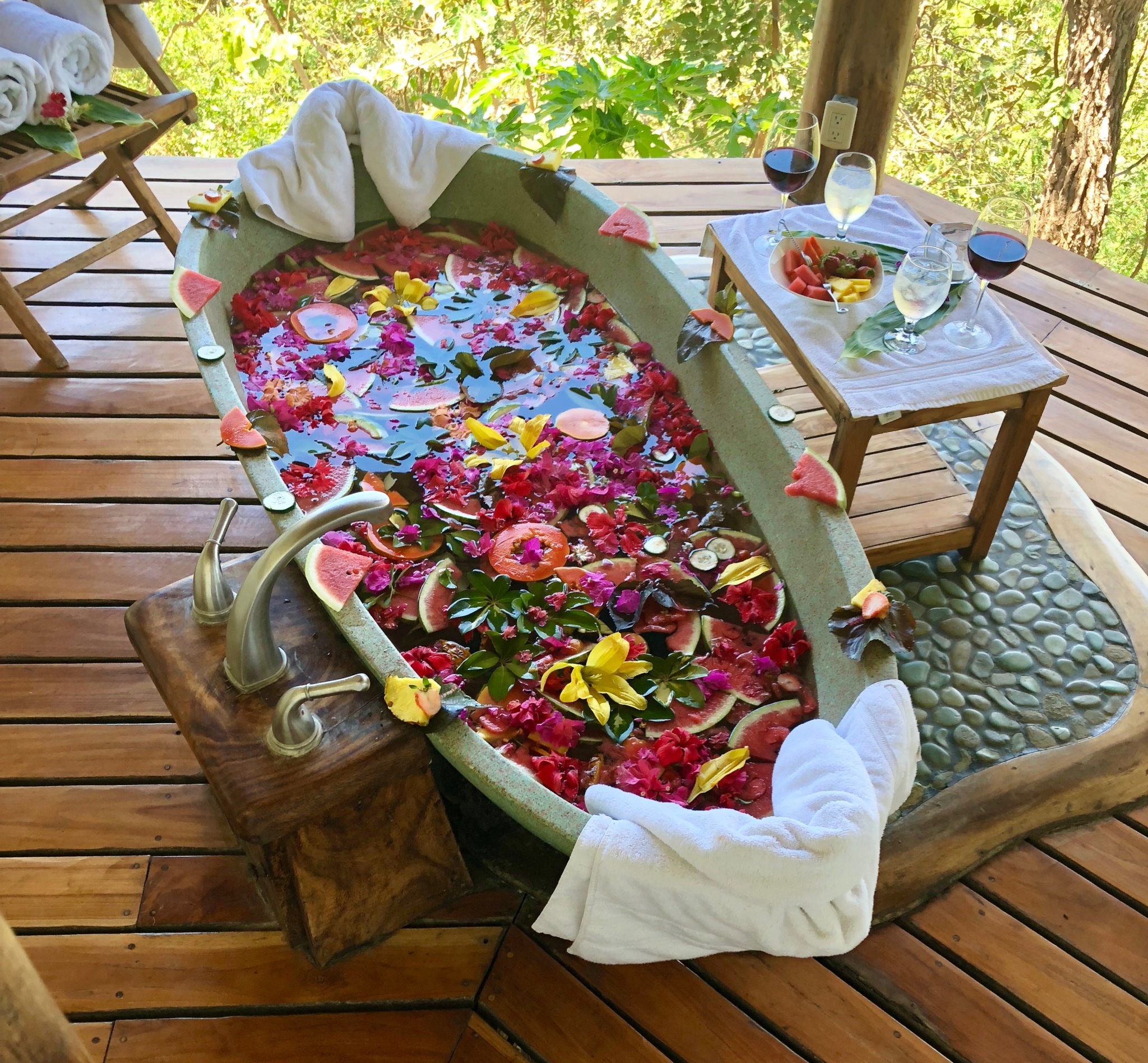 Indonesian soaking tub at Los Altos de Eros Spa