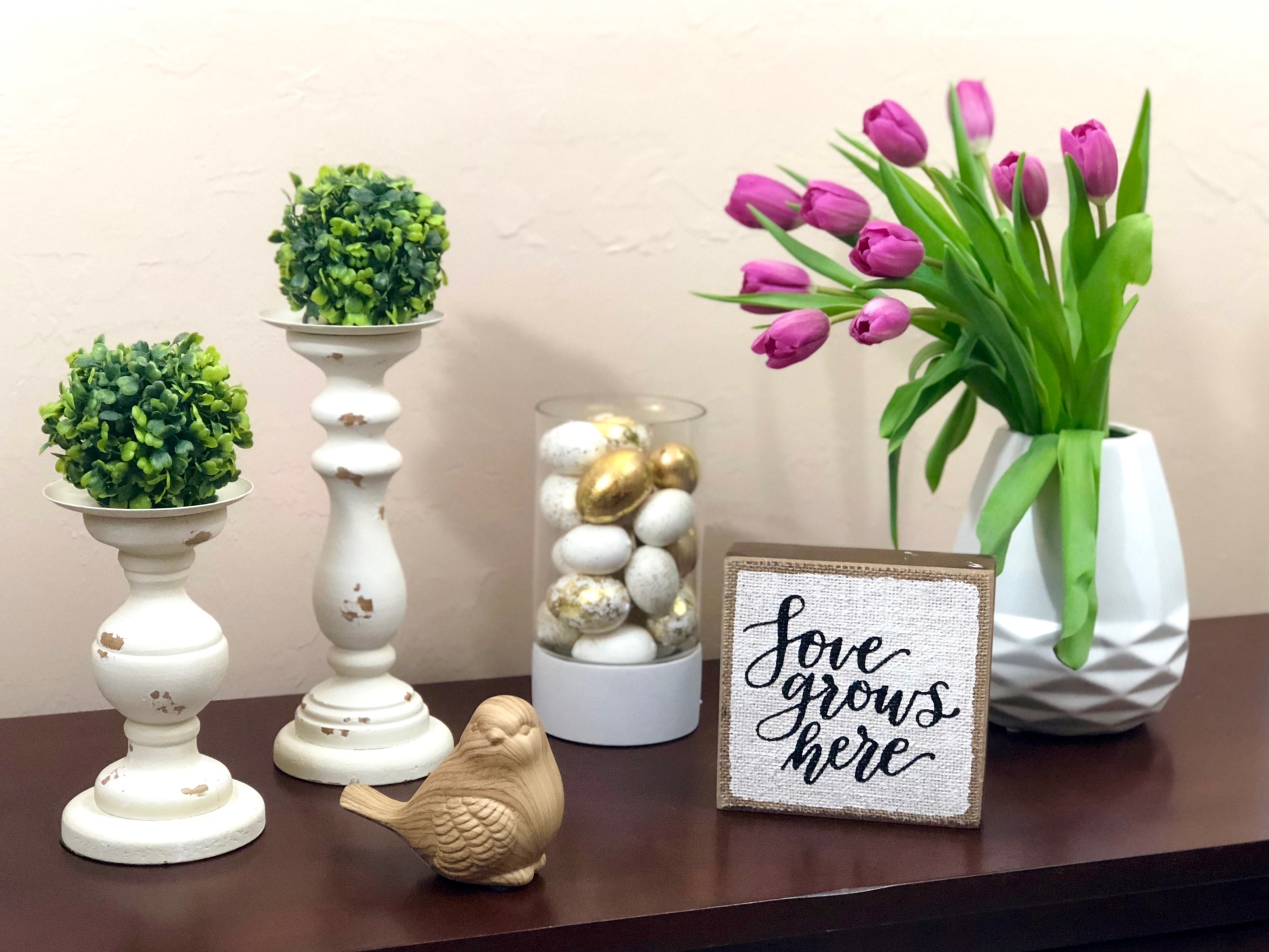 spring decor tulips