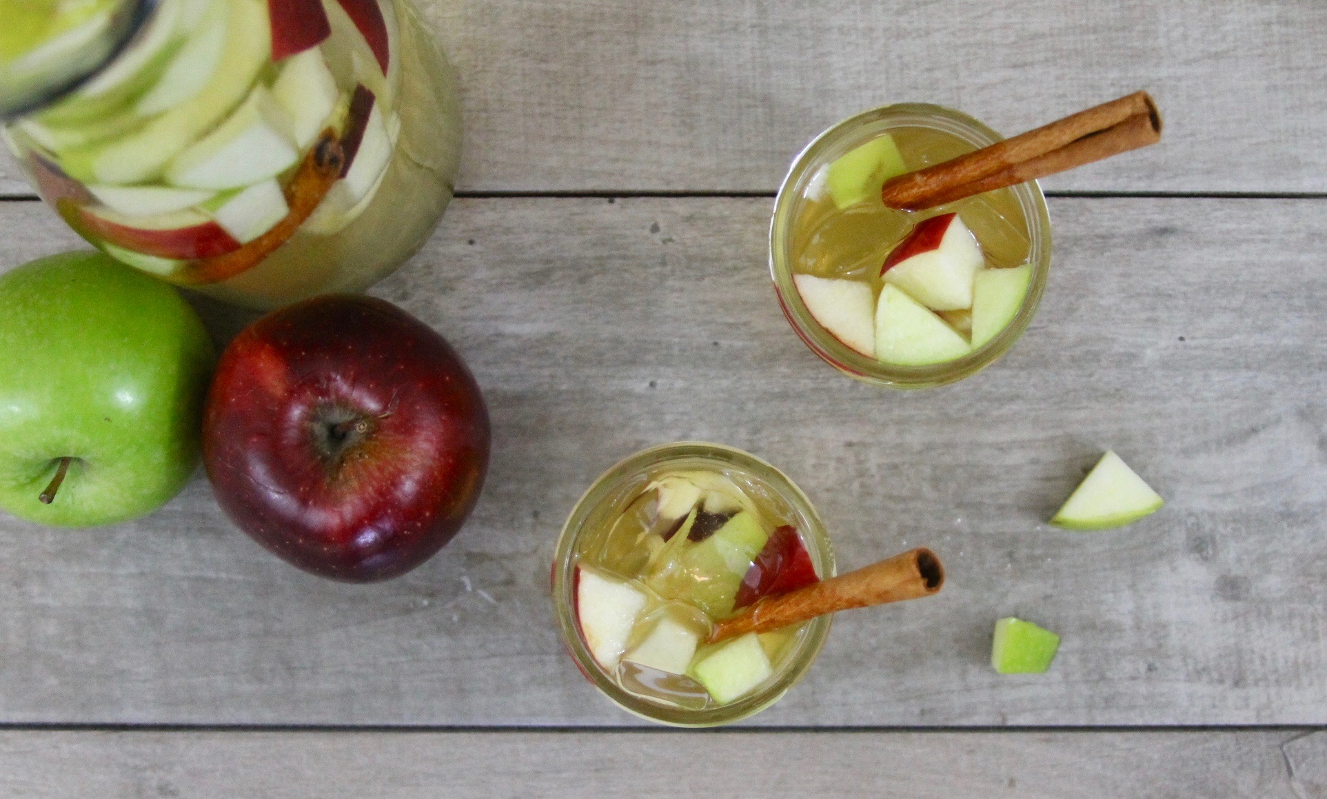  Sparkling Apple Cider Sangria 