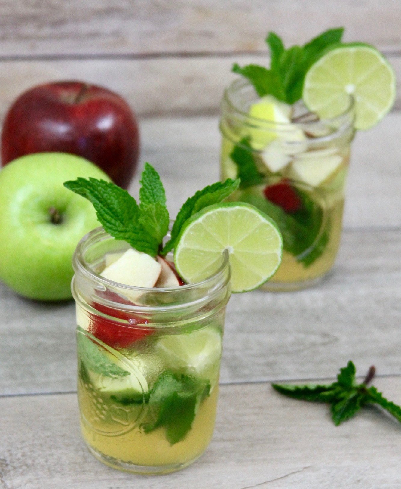 apple cider mojito fall cocktail