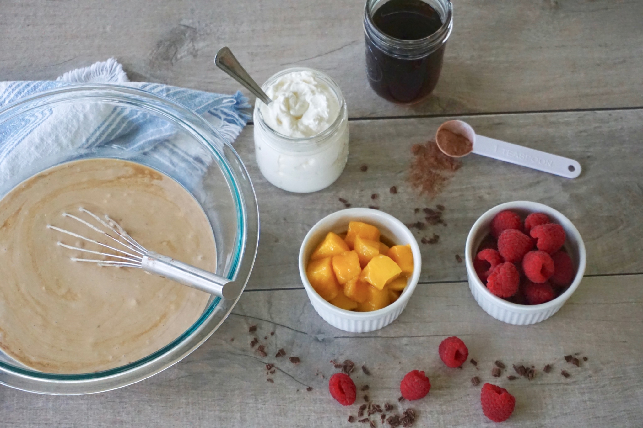 Mango tiramisu pancakes