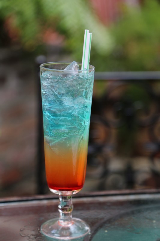 Rainbow Cocktail and other refreshing cocktails that are perfect to enjoy this spring