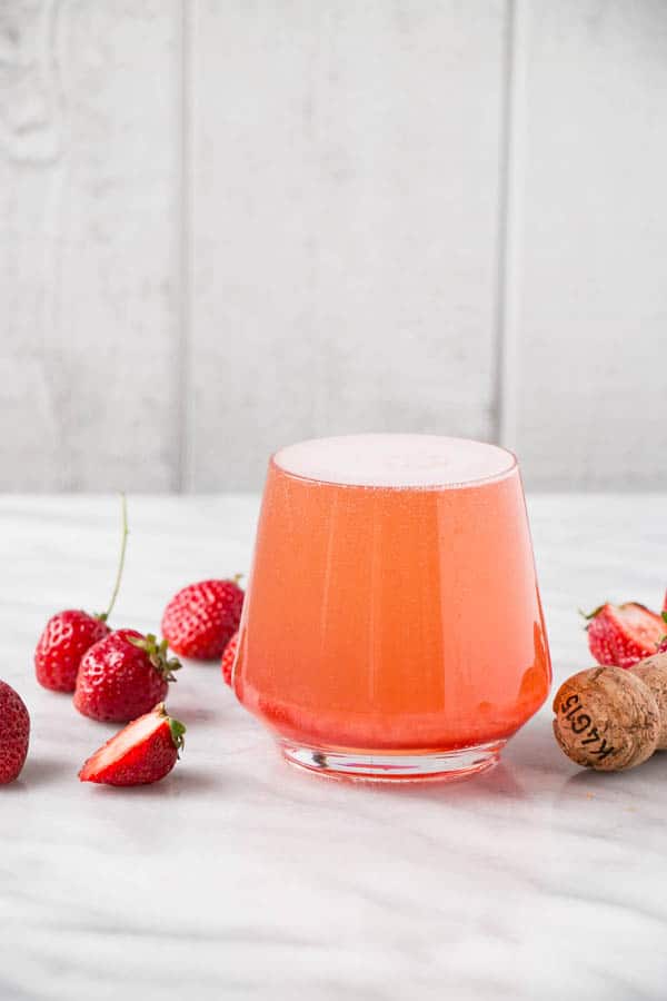 Strawberry Rose Aperol Spritz Cocktail and more refreshing cocktails recipes to celebrate spring