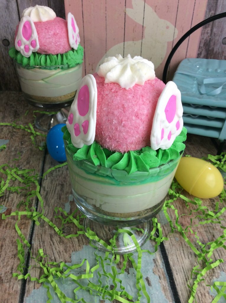 Bunny Butt Cheesecake and other cute and delicious Easter desserts that are perfect for an Easter party!