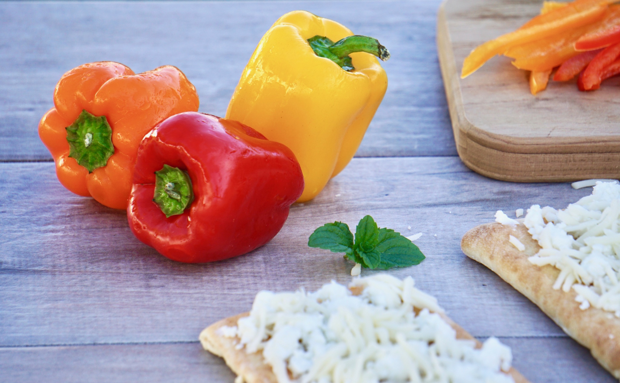 Bell pepper and goat cheese flatbread pizza