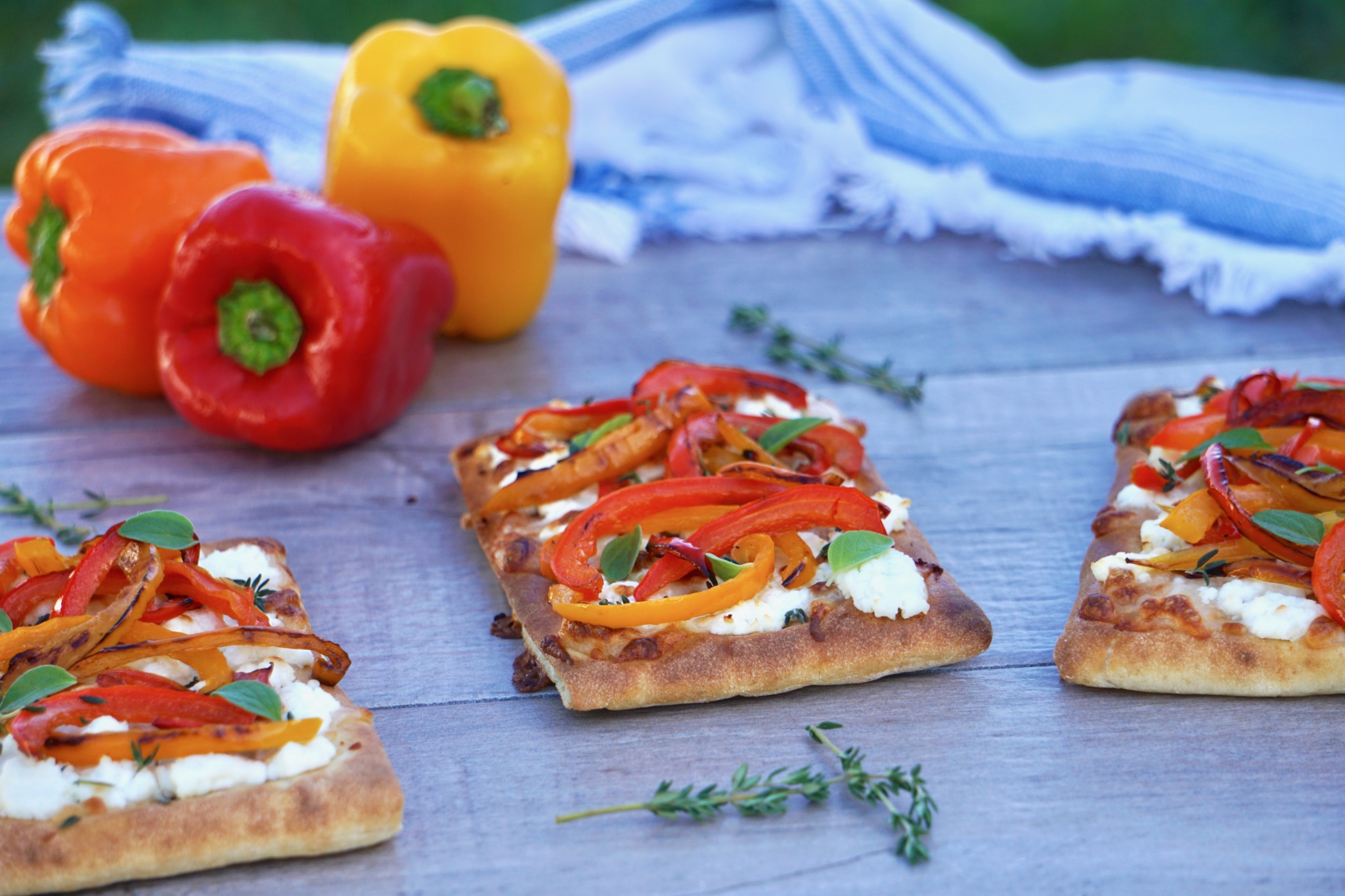 Bell pepper and goat cheese flatbread pizza