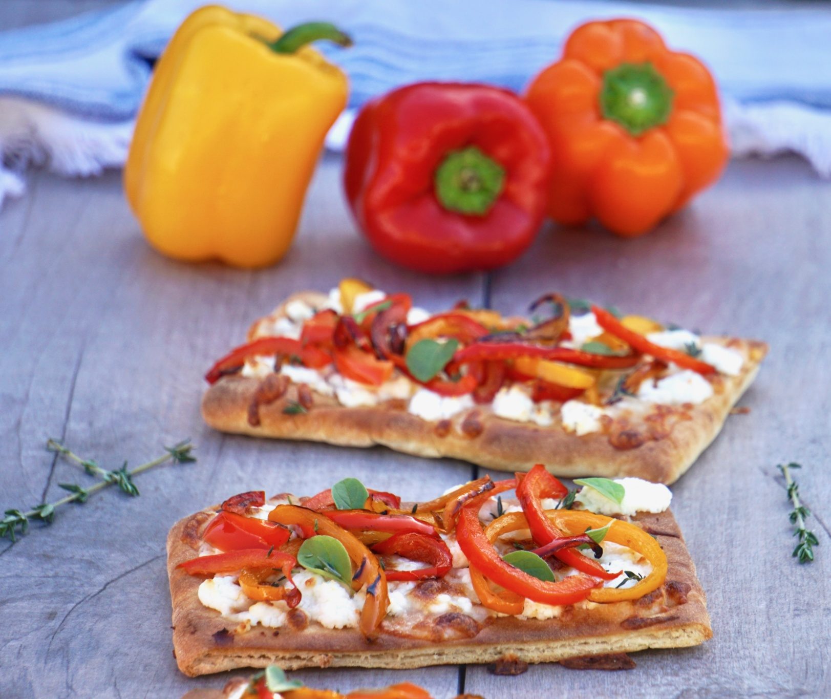 Bell pepper and goat cheese flatbread pizza