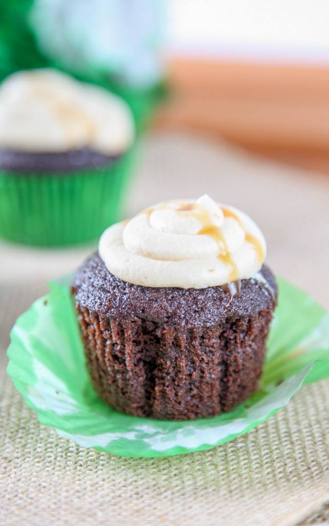 Guinness Cupcakes with Baileys Buttercream and more delicious St Patricks day desserts 