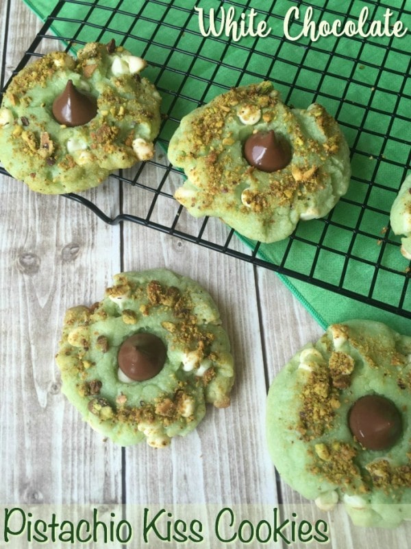 Pistachio Kiss Cookies and more delicious St Patricks day desserts 