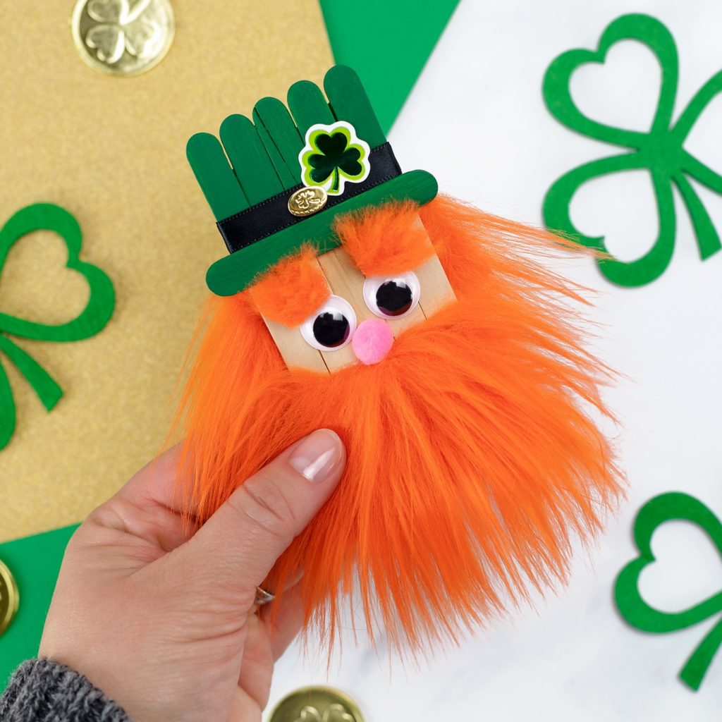 Popsicle Stick Leprechaun St Patrick's Day craft for kids