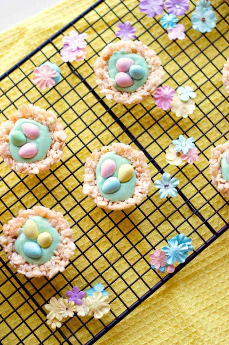 Rice Krispie Treat Nests and other cute and delicious Easter desserts that are perfect for an Easter party!