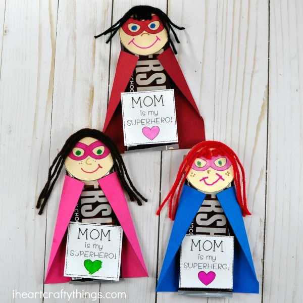 Superhero Mothers Day Gift and lots of other adorable and easy Mother's day craft for kids