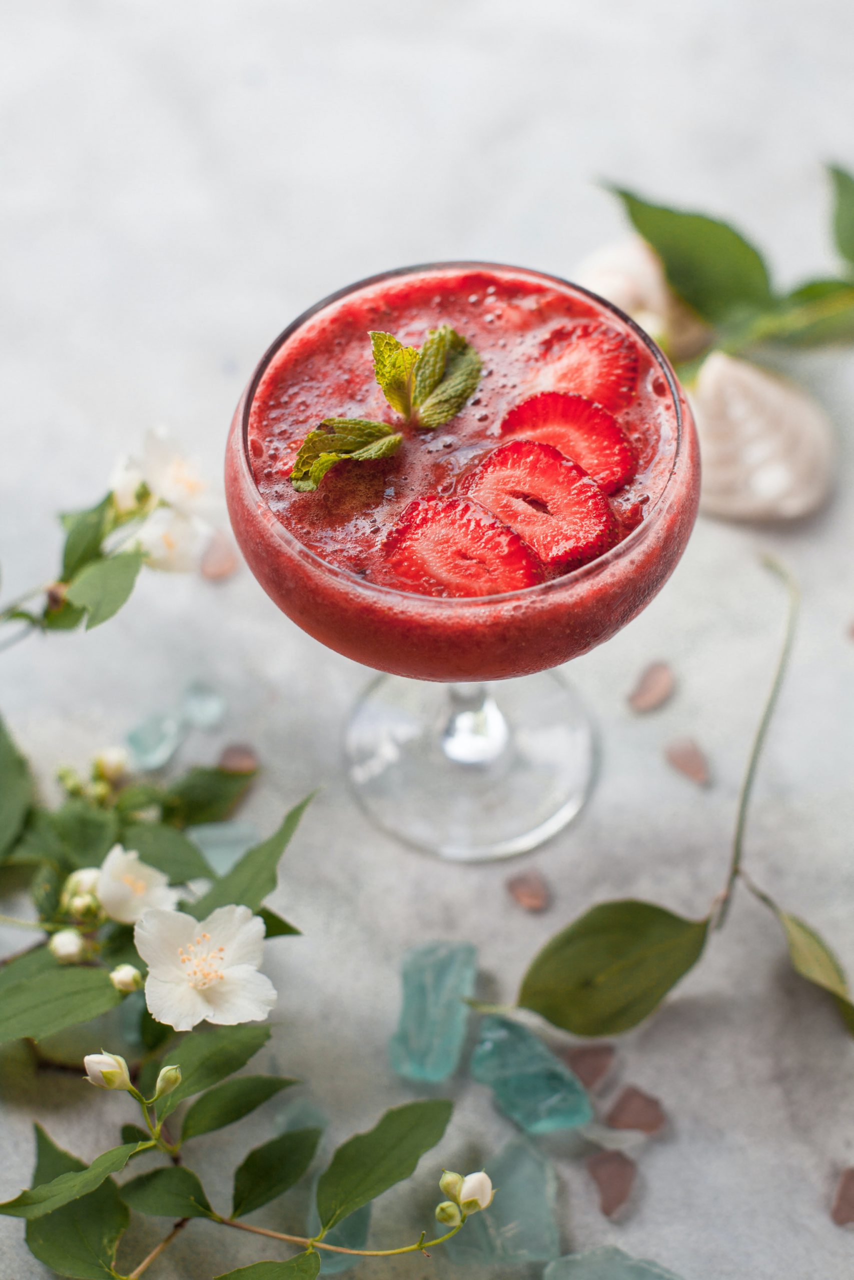 Best Easter mocktails strawberry drinks for spring