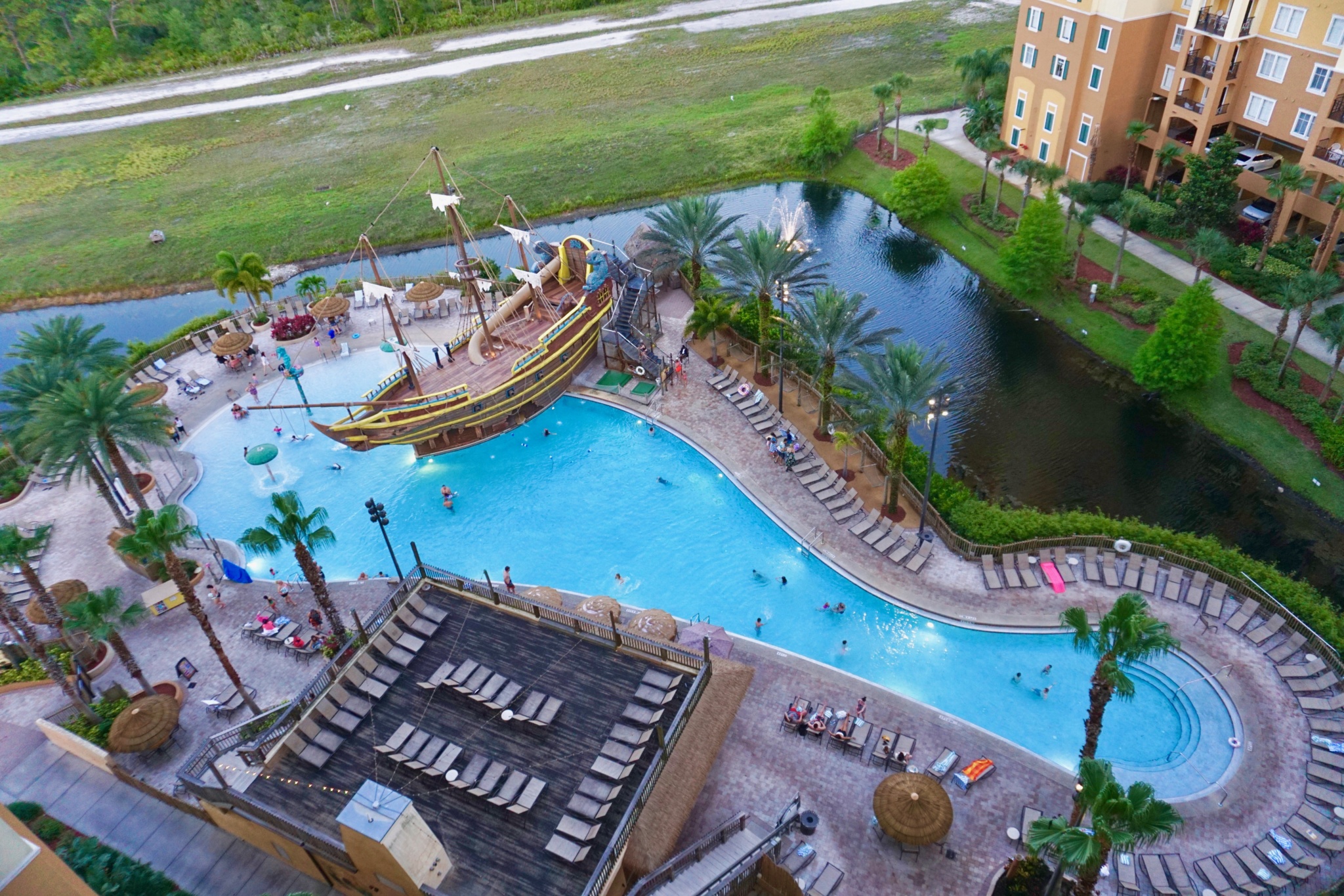 Orlando Hotels - Shopping - Lake Buena Vista Resort Village & Spa