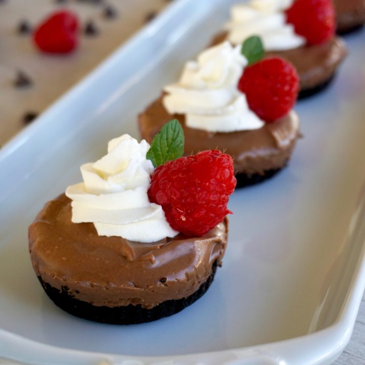 no-bake mini chocolate cheesecakes
