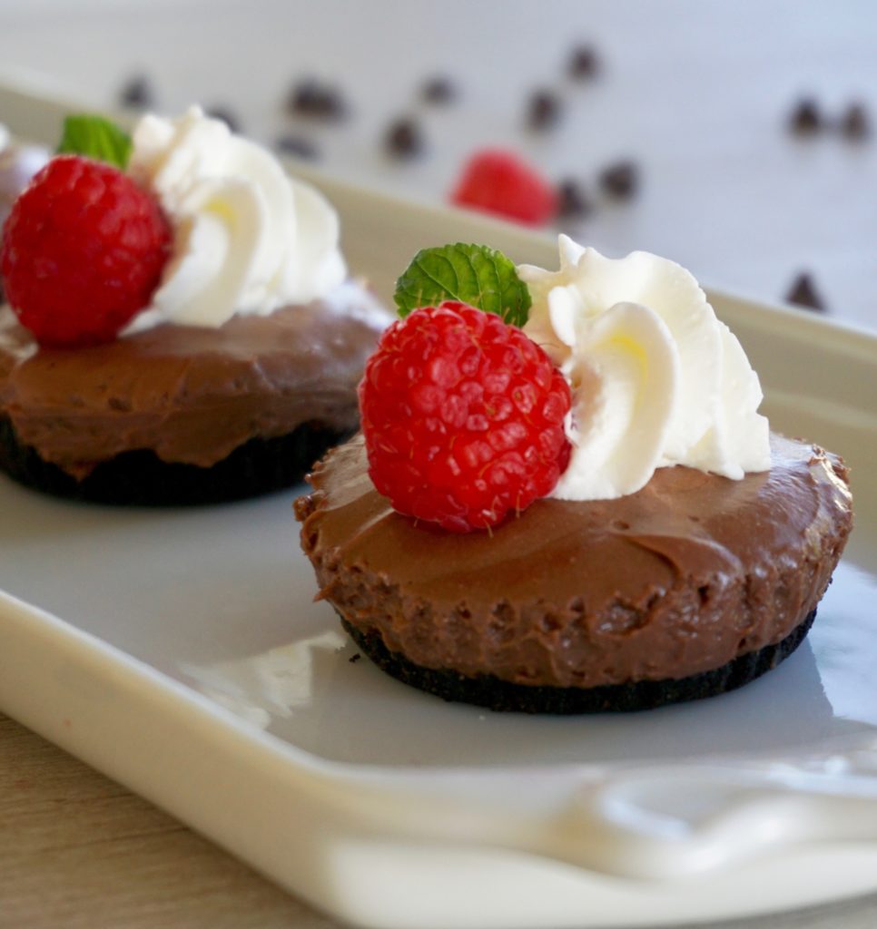 no-bake mini chocolate cheesecakes