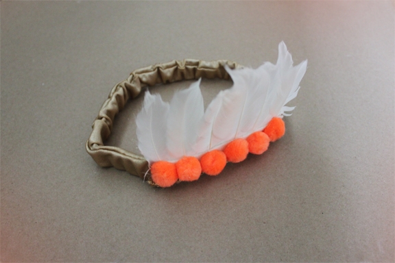 DIY Feather Headband and other Carnaval crafts for kids