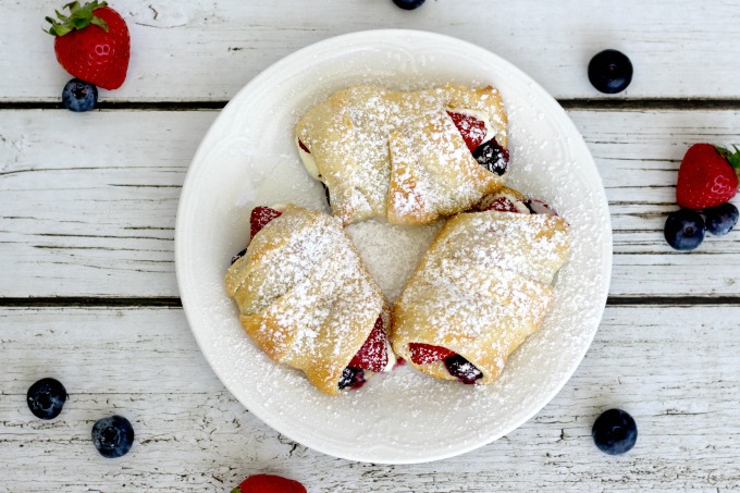 berry and cheese stuffed crescent rolls