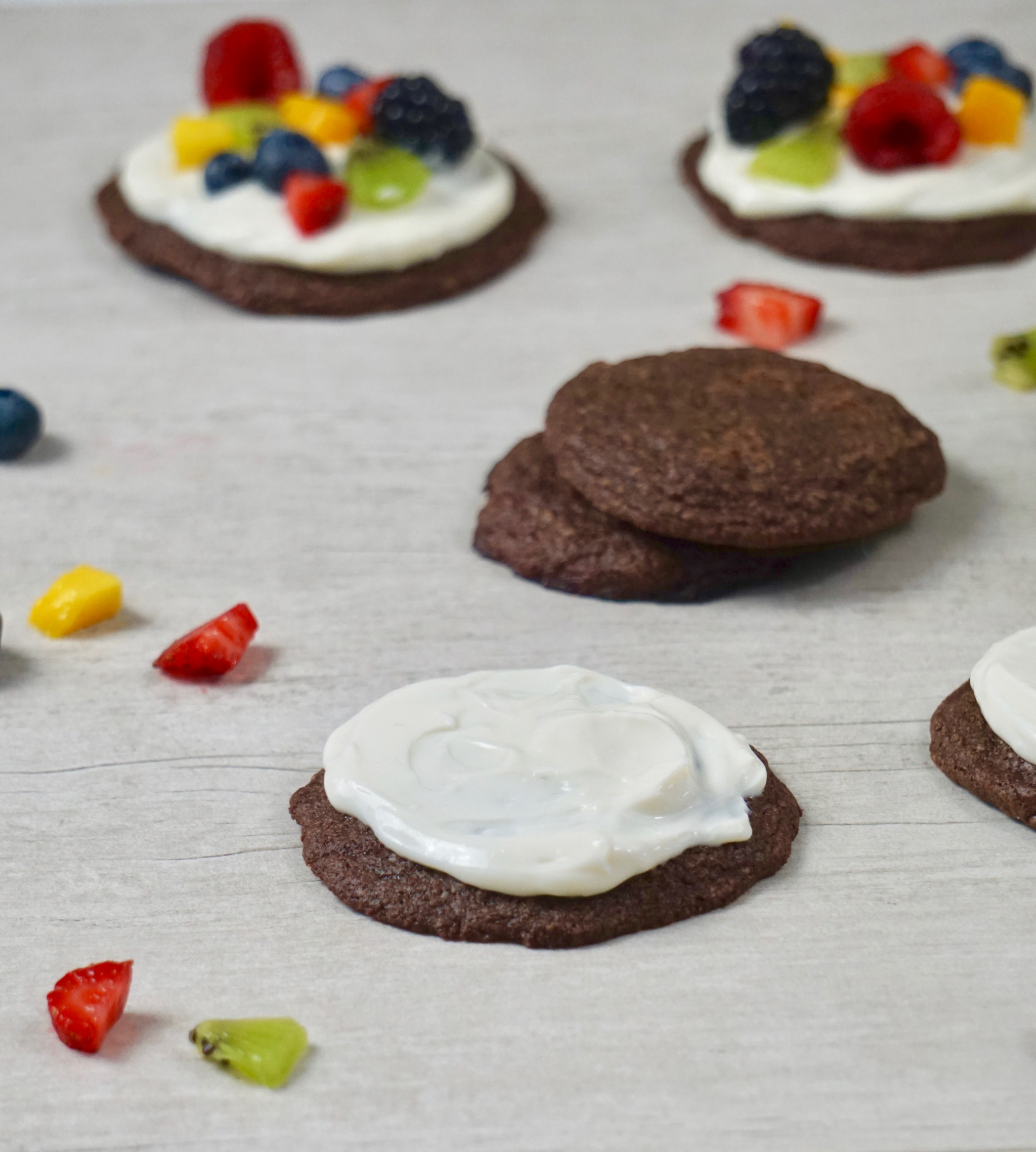 easy chocolate cookies topped with fruit