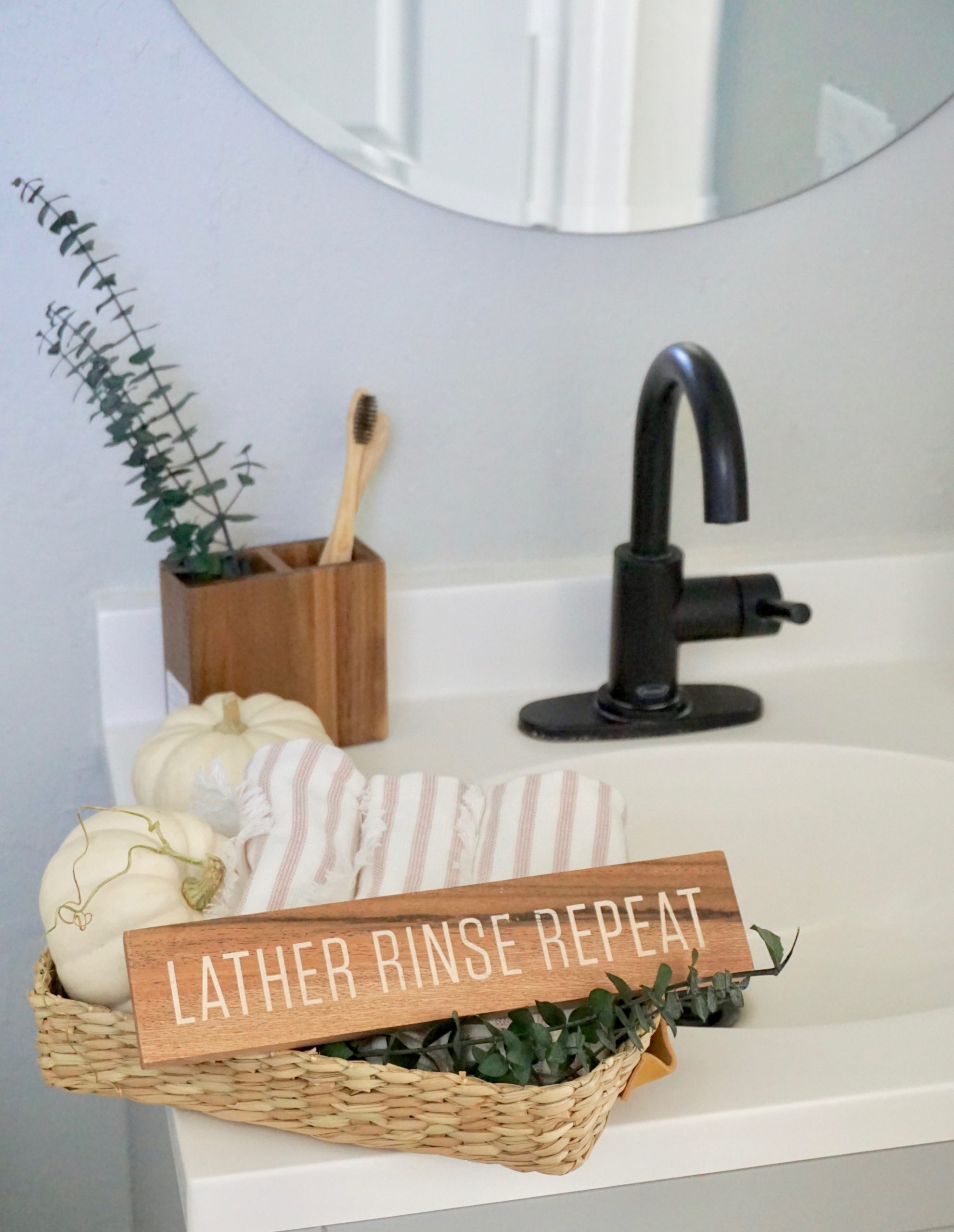 styling a fall bathroom tray